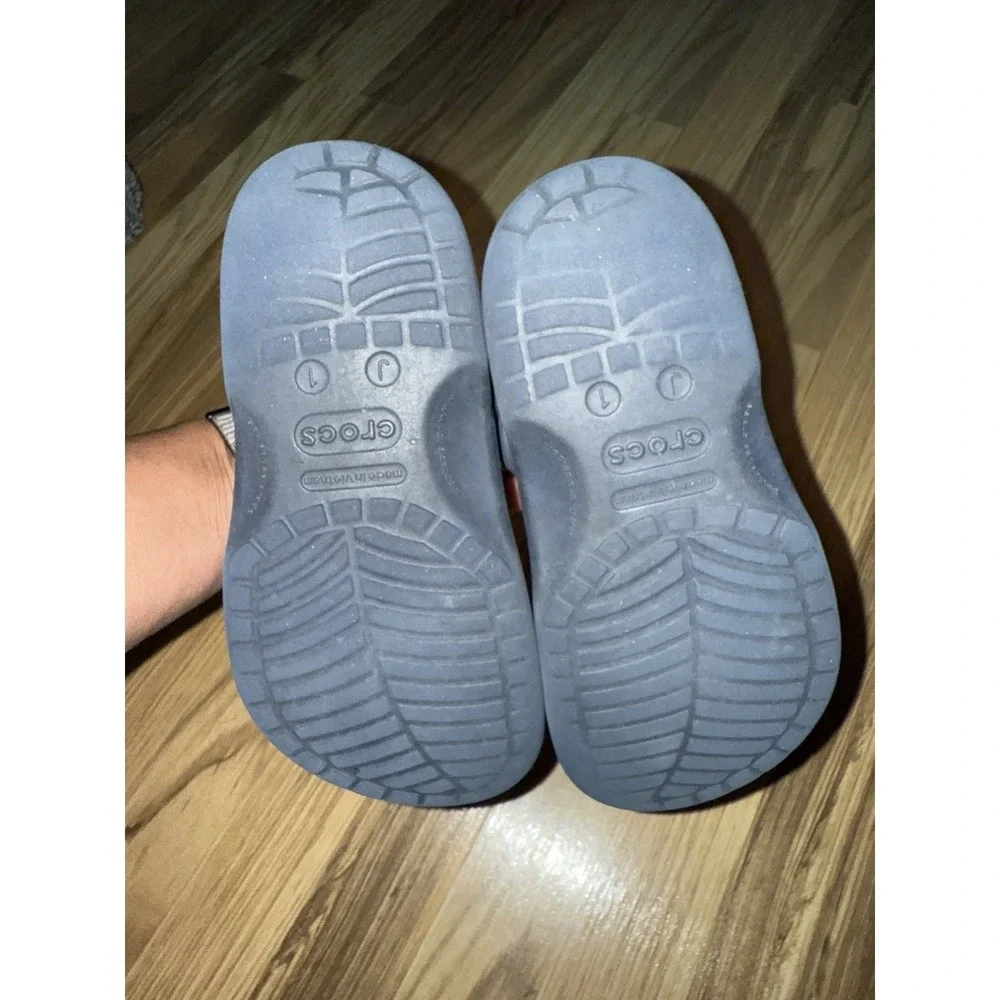 Crocs Boys J1 Clogs Navy Blue‎